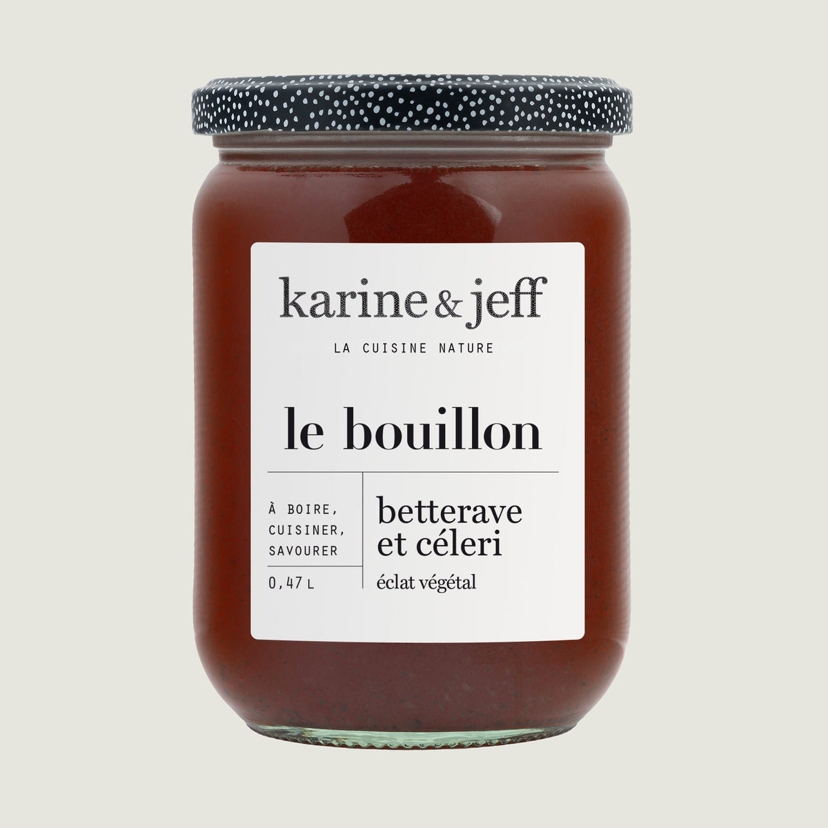 Le bouillon - betterave, céleri, citron et herbes